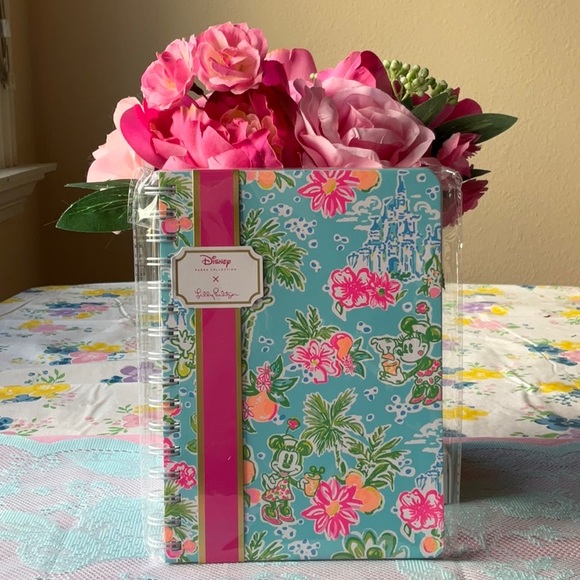 🌴 DISNEY X LILY PULITZER NOTEBOOK  JOURNAL 🌴 - Picture 15 of 16
